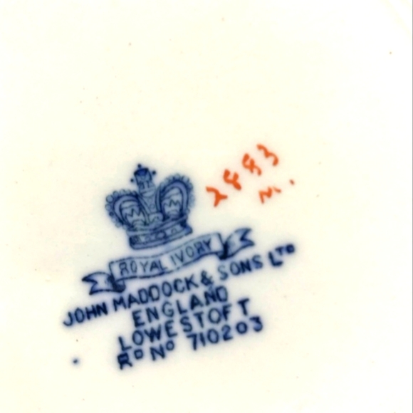 Set of 12 Lowestoft Bowls by John Maddock and Sons Fine Porcelain England - Picture 3 of 6